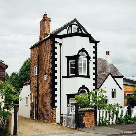 Langs Hall Leyland Bagian luar foto